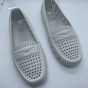Floafers Posh Driver Women's Water Shoes White lightweight Driving Indoors. Sz.7